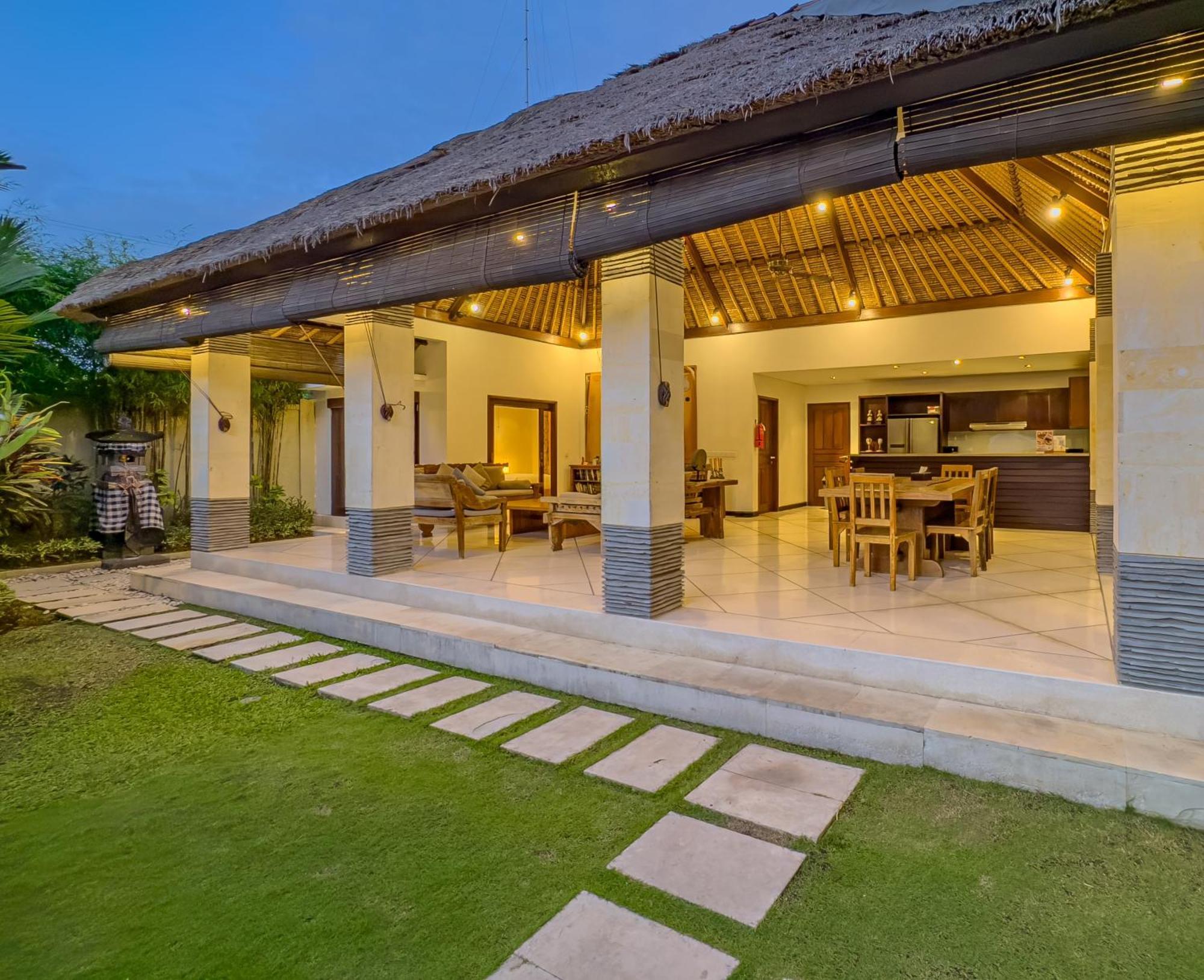Villa Bugis Drupadi Seminyak Rom bilde